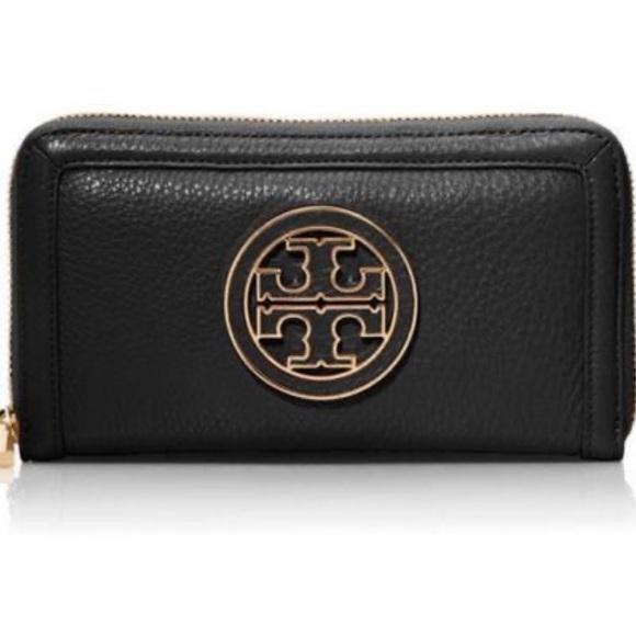 Tory Burch Handbags - Tory Burch black pebble leather Amanda continental wallet